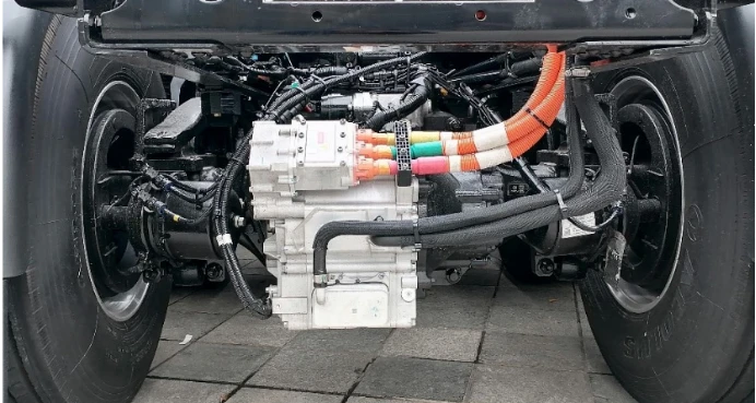 The motor and gearbox housings are made of aluminum alloy, which is easily damaged if struck by hard objects. The motor and gearbox housings are made of aluminum alloy, which is easily damaged if struck by hard objects.